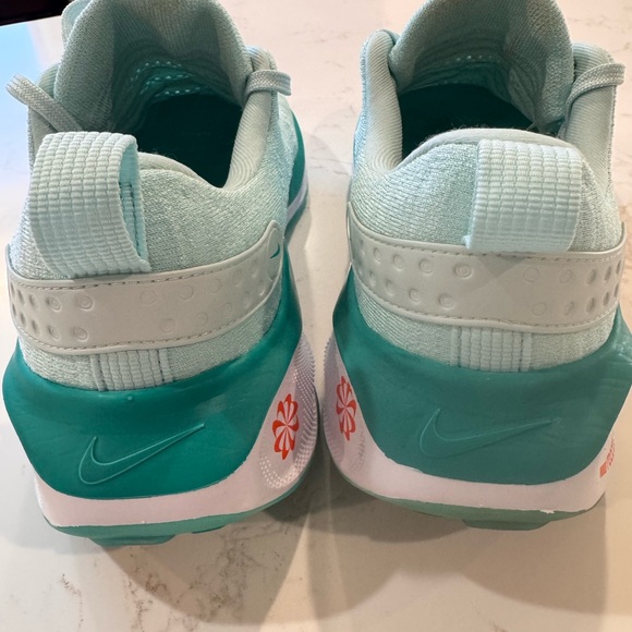 Nike Light Green Athletic Sneakers with Red Swoosh - Picture 2 of 5